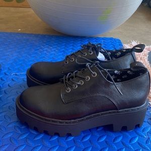 Lamoda black platform oxfords